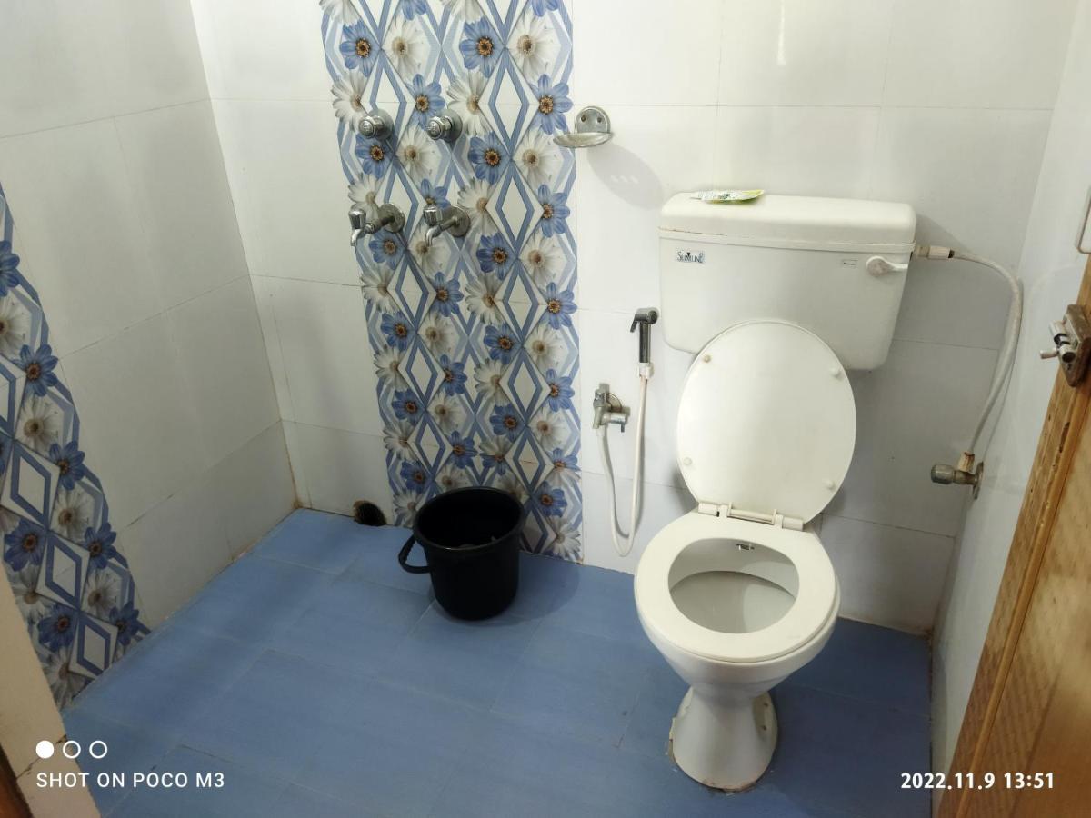 Hotel Well Inn Пури Экстерьер фото