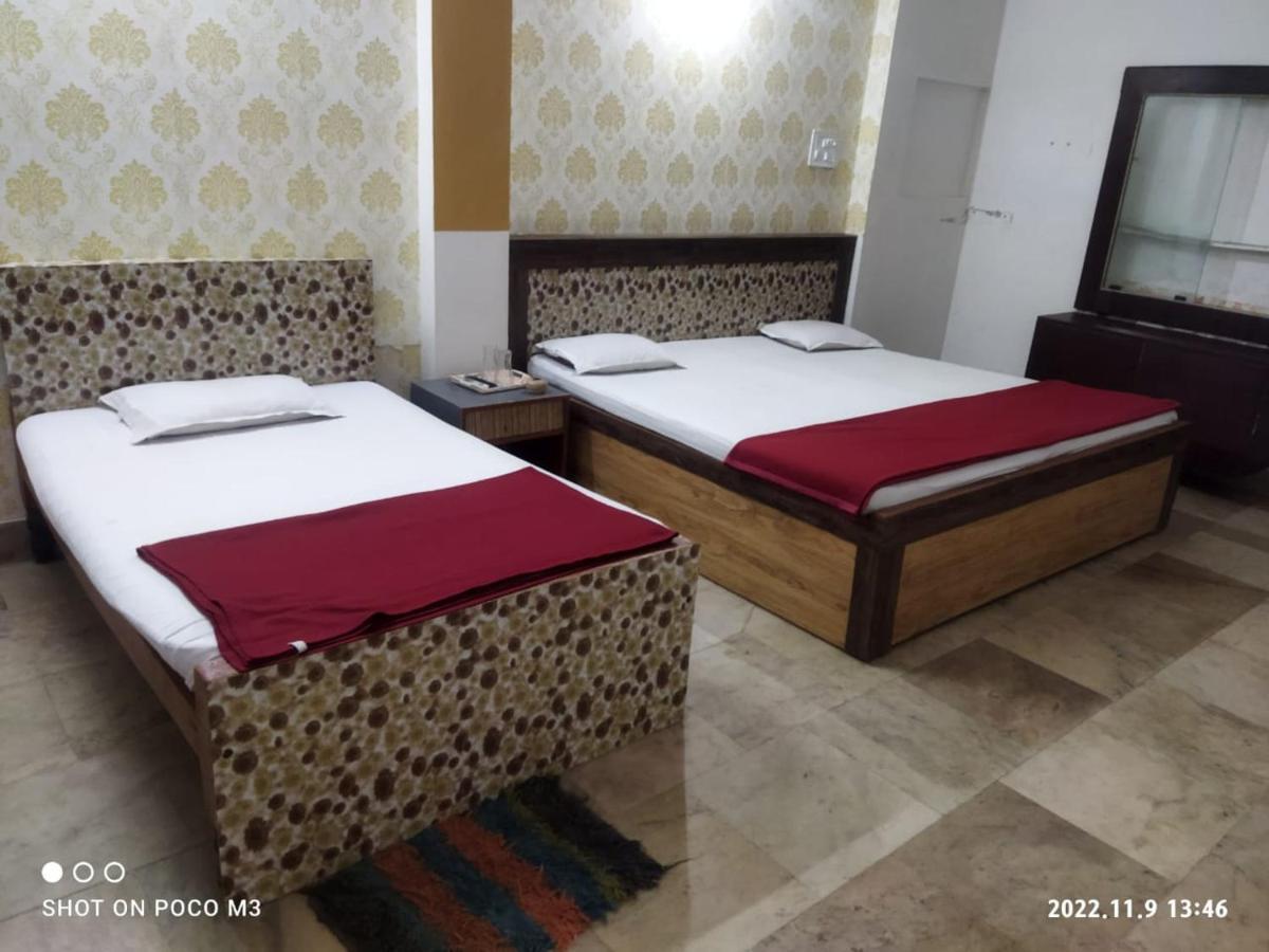 Hotel Well Inn Пури Экстерьер фото