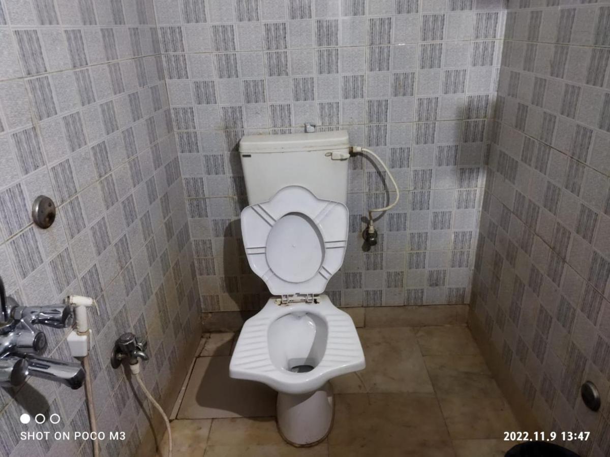 Hotel Well Inn Пури Экстерьер фото