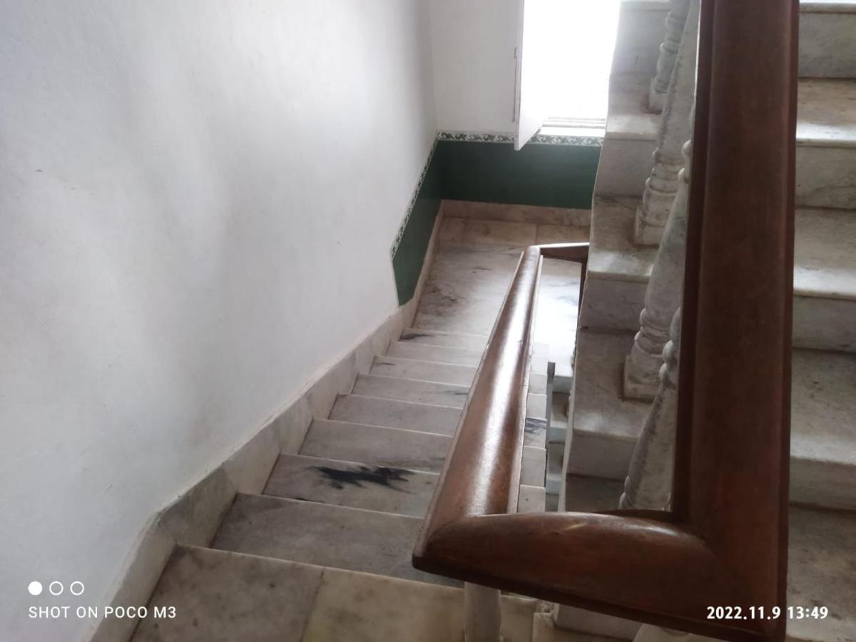 Hotel Well Inn Пури Экстерьер фото